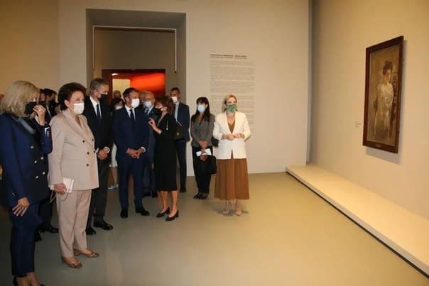 Президент Франции открыл в Париже выставку живописи из собрания российских музеев